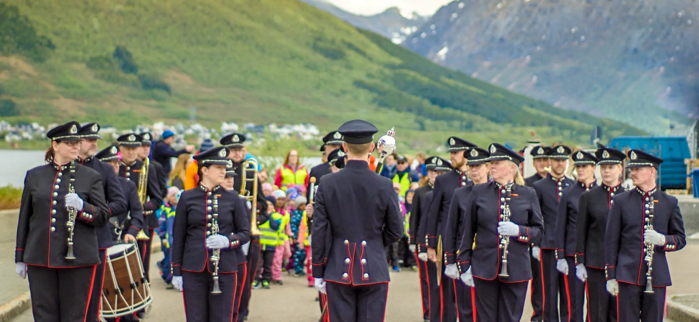 Festspillparade-FotoAndreasUrsinHellesbust