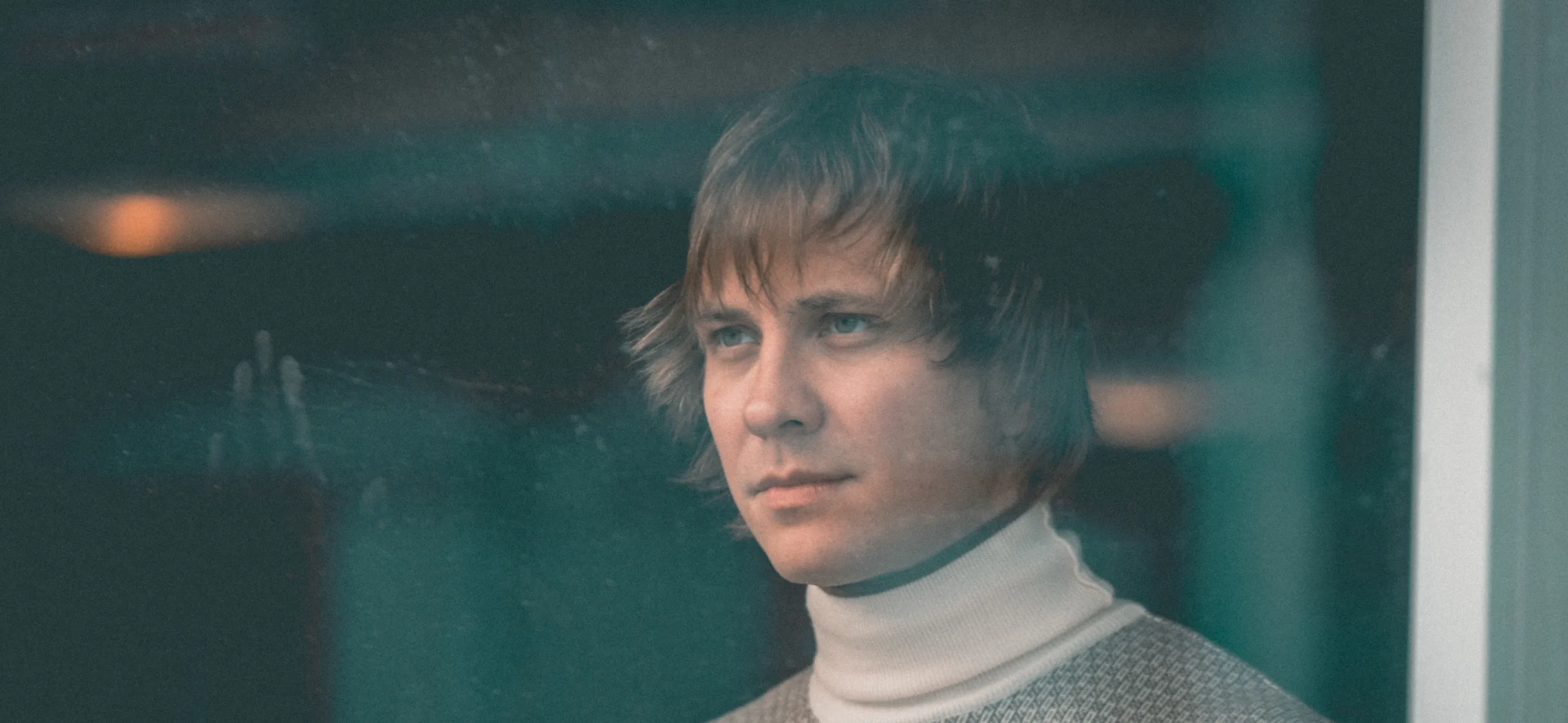 Manne spiller minikonsert i SNN-parken Foto: Sverre Simonsen